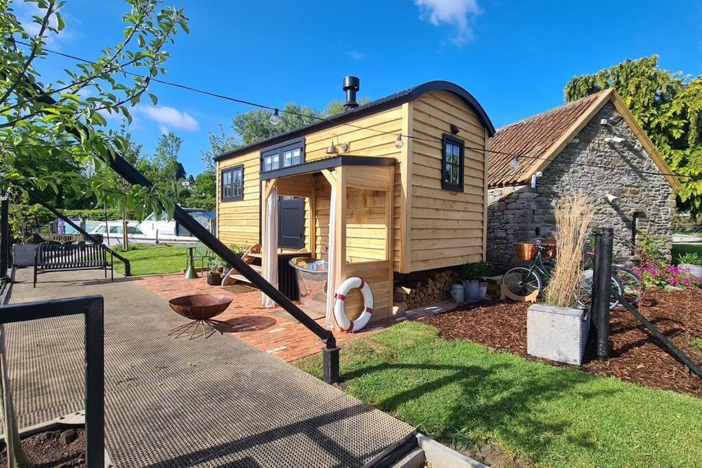 Апартаменты Island Hut - Outdoor Bath Tub, Firepit And Water Equipment Saltford Экстерьер фото